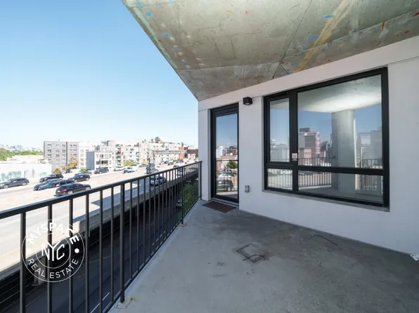 280 Meeker Avenue image 12 of 28