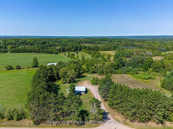 2nd image of 814 Sand Rd