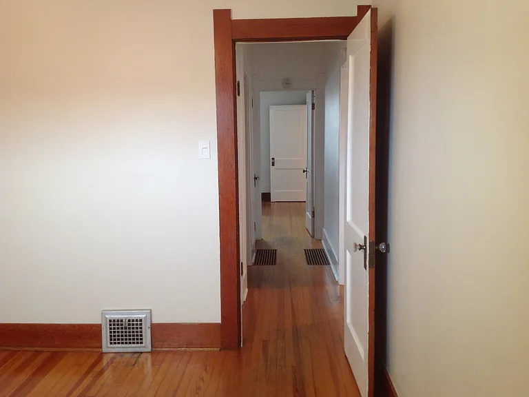 845 S Corona St — Photo 6