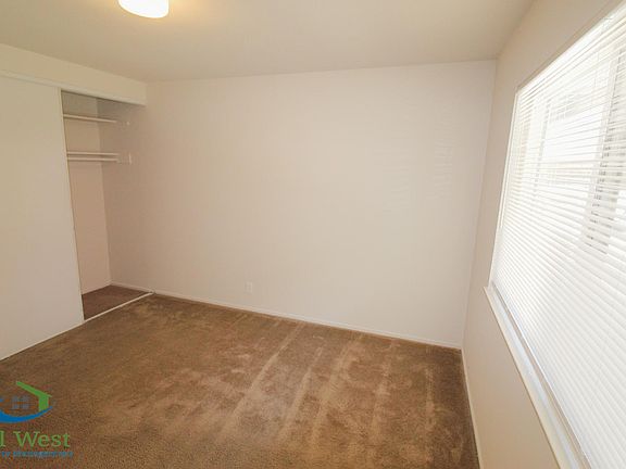 4th image of 1137 Roewill Dr Unit 2