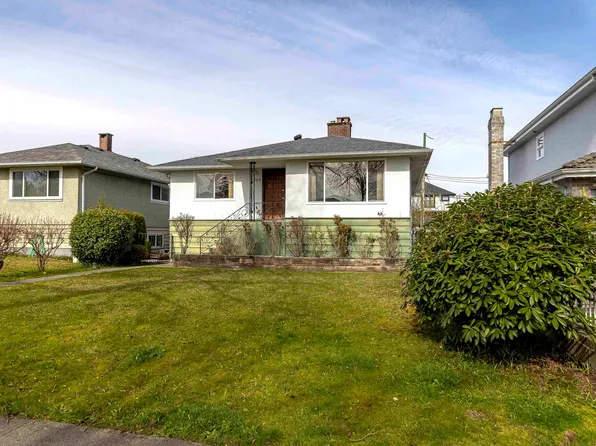 3369 Price St, Vancouver, BC V5R 5P8