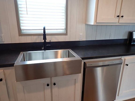 4th image of 7460 Kitty Hawk Rd