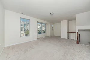212 N Commerce St — Photo 6
