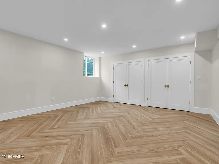 19 Clarence Ave — Photo 25