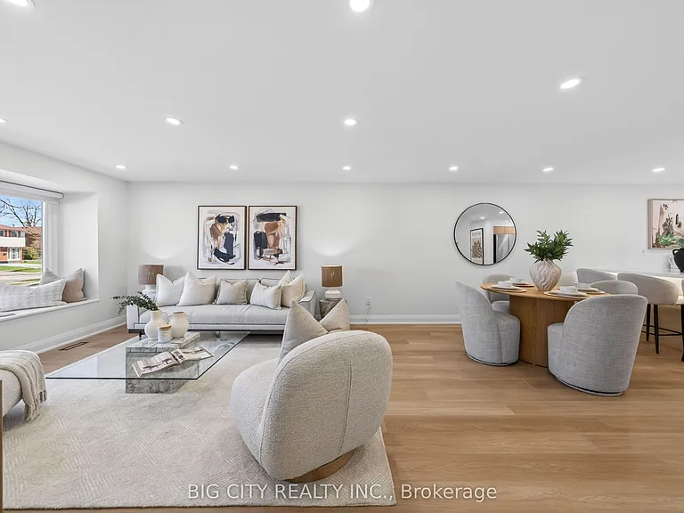 26 Carondale Cres — Photo 5