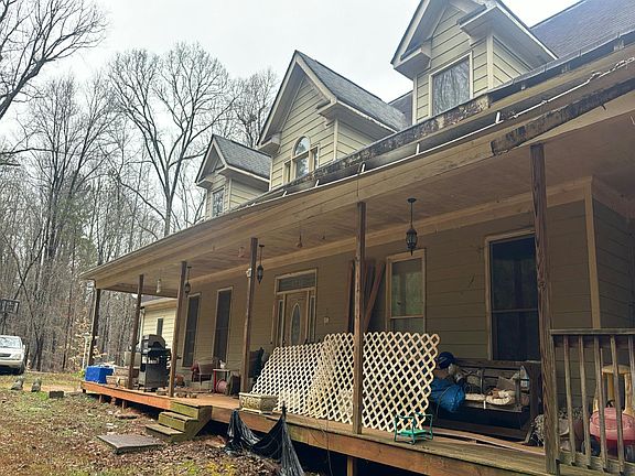 2nd image of 580 Northridge Rd