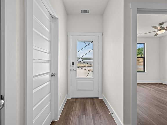 3rd image of 3631 Raintree Trl