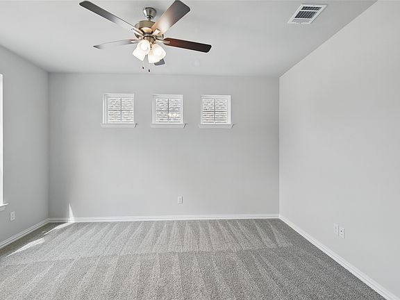 4th image of 905 Schuberts Rd