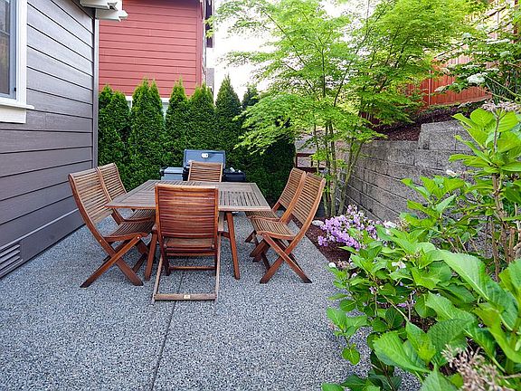 4th image of 1488 24th Ave NE