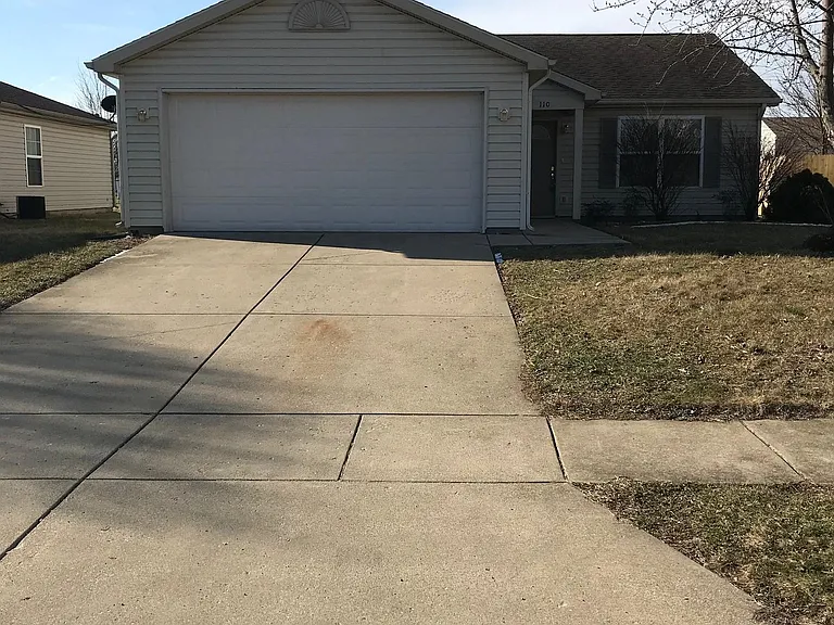110 Phillips Ct — Photo 1