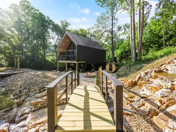 260 Bob Hollow Rd, Sevierville, TN 37876