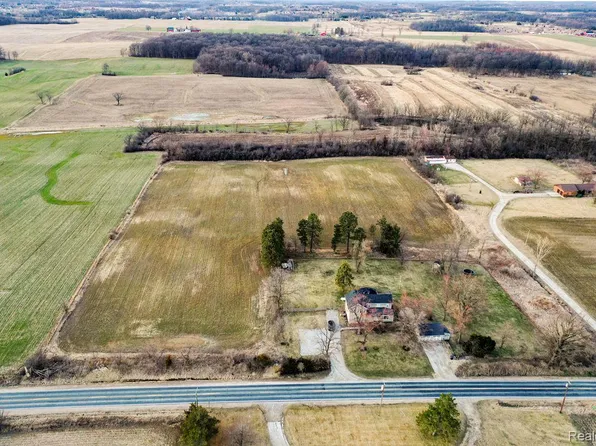 7676 Austin Rd, Saline, MI 48176