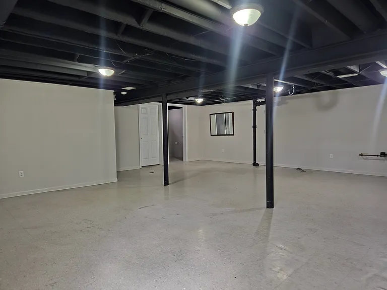 28919 Hughes St — Photo 20
