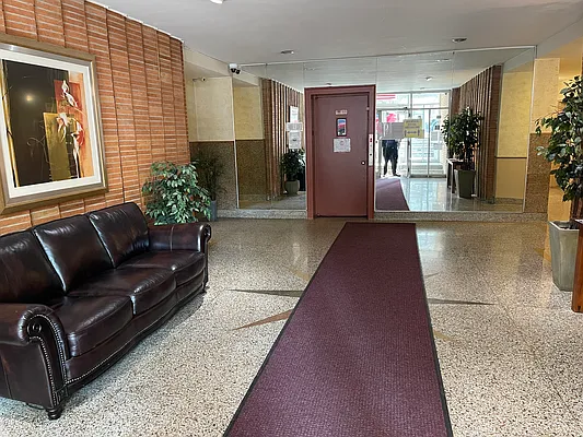 Sold by Voro, LLC | media 9