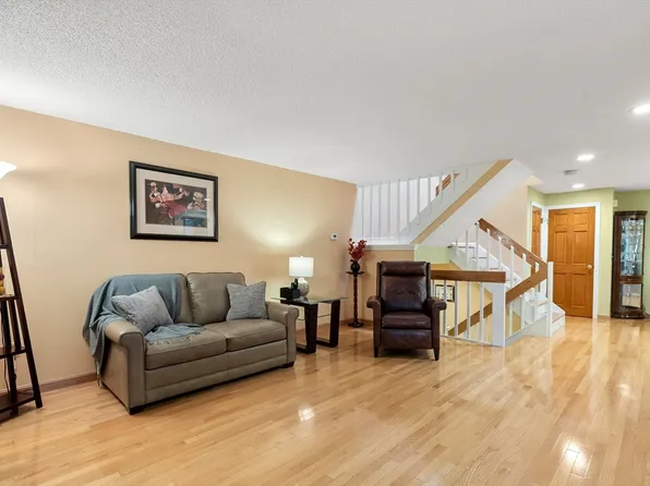 42 Spyglass Hill Dr #19A, Ashland, MA 01721