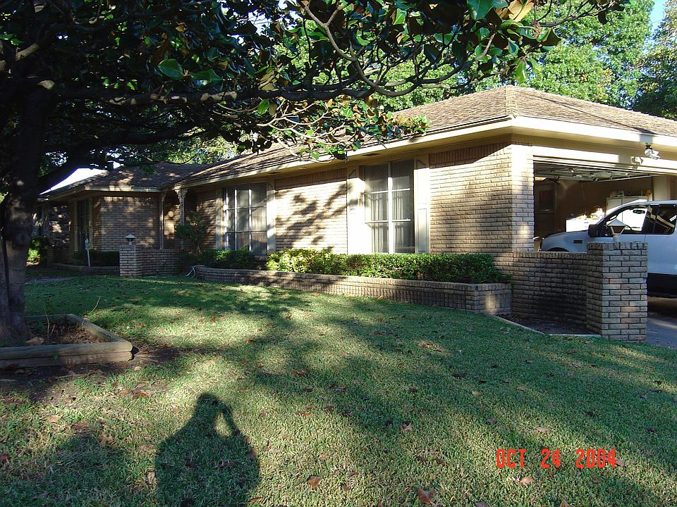 Front on Wysong Dr
