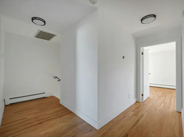 2413 Hammett Avenue image 19 of 26