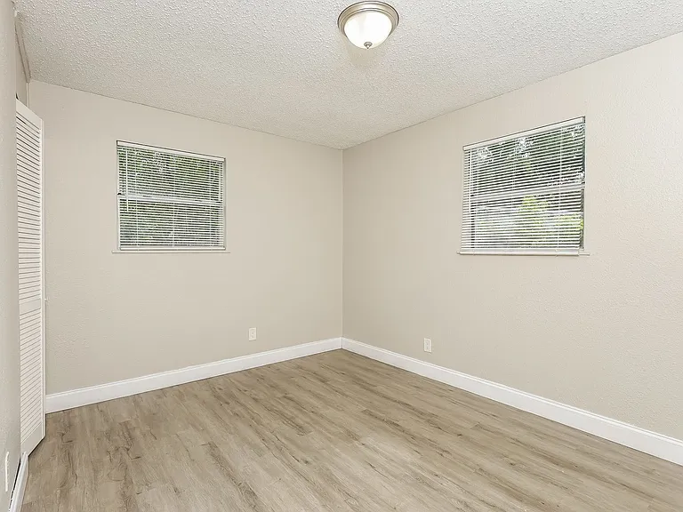 6813 Tinkerbell Ln — Photo 8
