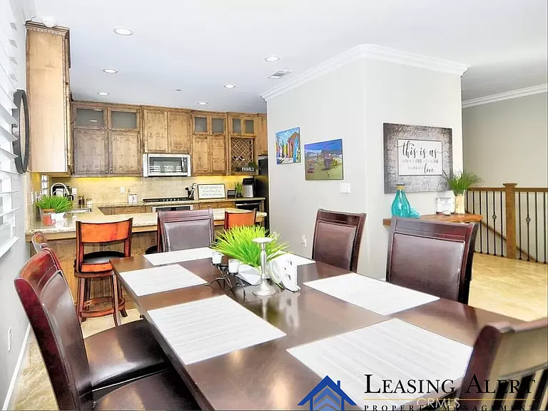 2526 Coburn Ln — Photo 10