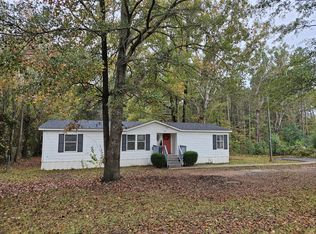204 Millbank Rd, Wellford, SC 29385