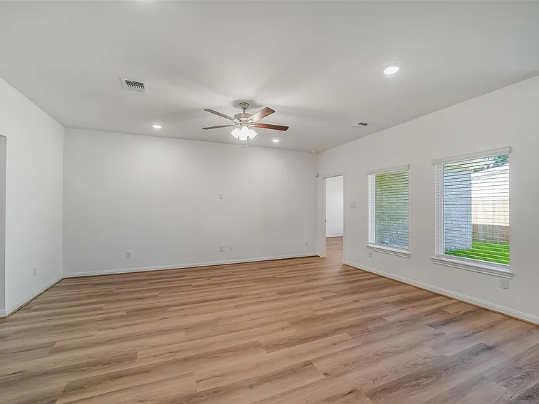 11931 Pondwood Dr — Photo 4