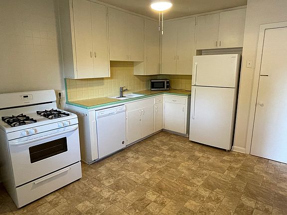 5th image of 417 W Gramercy Pl #4
