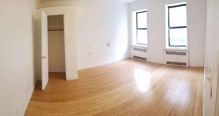 Rented by Smart NY Realty LLC | media 24