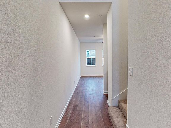 3rd image of 2411 Acorn St