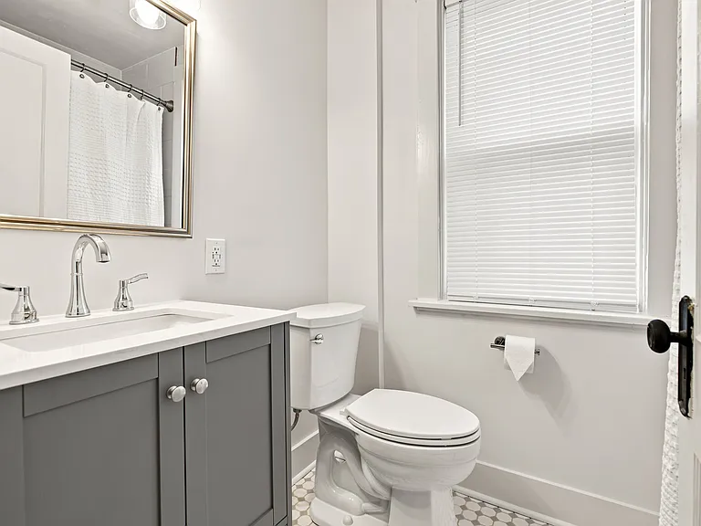 1131 Wisconsin Ave — Photo 4