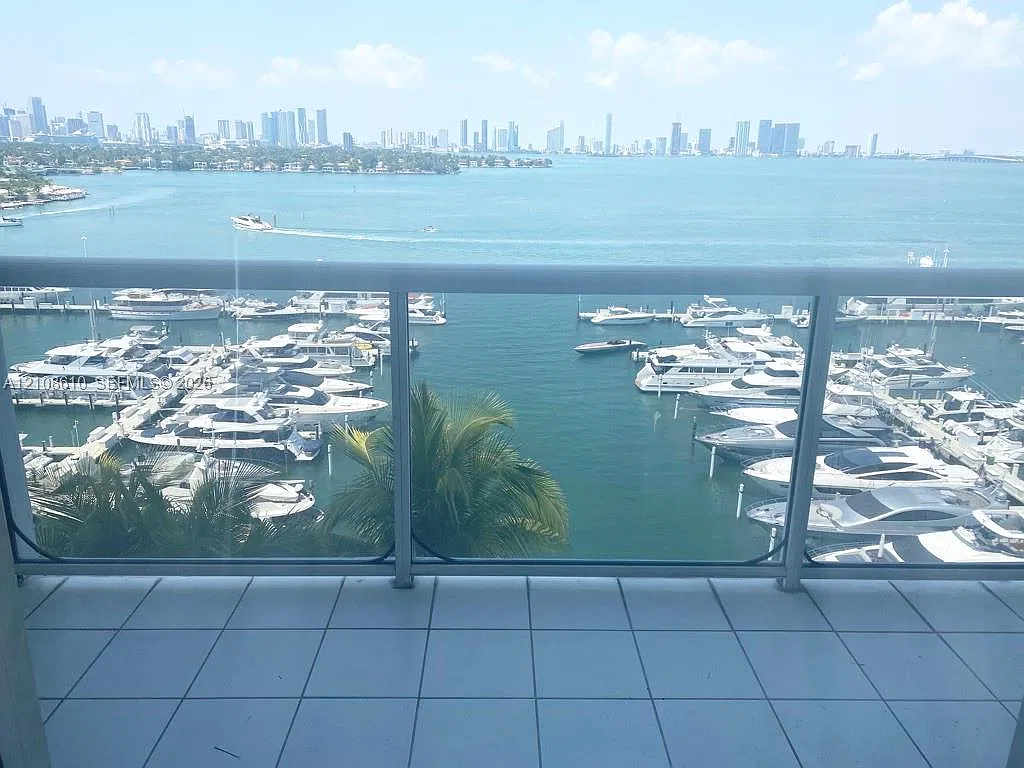 1900 Sunset Harbour Dr — Photo 3