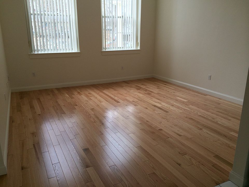 1st image of 8 Lincoln St APT 113