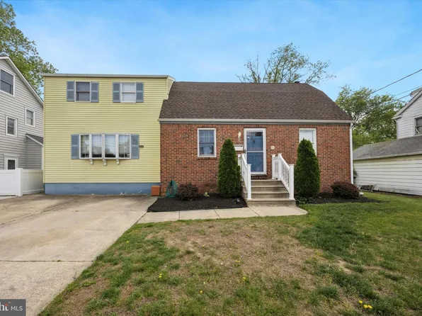 13 Park Dr, Bellmawr, NJ 08031