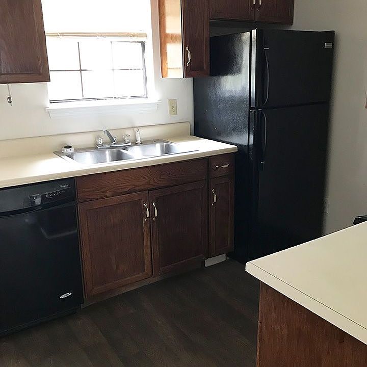 1st image of 3711 Oakwood Hills Dr APT D