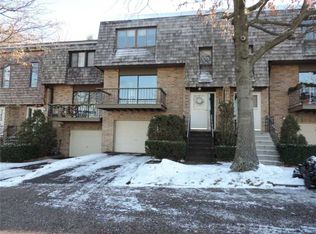 2693 Bingham Dr, Pittsburgh, PA 15241