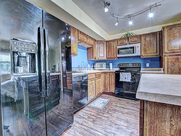5th image of 2471 Theresea Ln