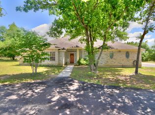 139 Willow Creek Dr, Floresville, TX 78114