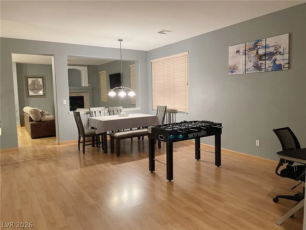 4 bed, 3.0 bath, 2366 sqft, $3,250 — Photo 3