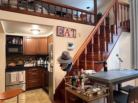 3rd image of 38 W 69th St APT 2C