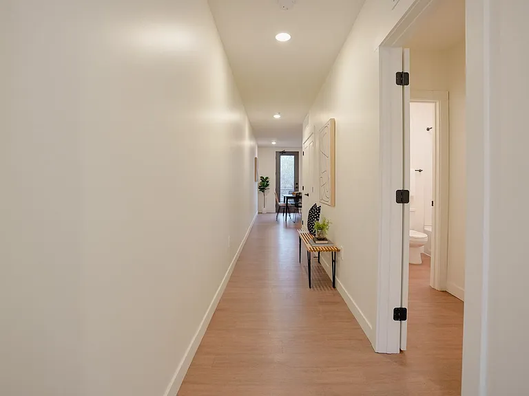 476 Taylor Apartments — Photo 55