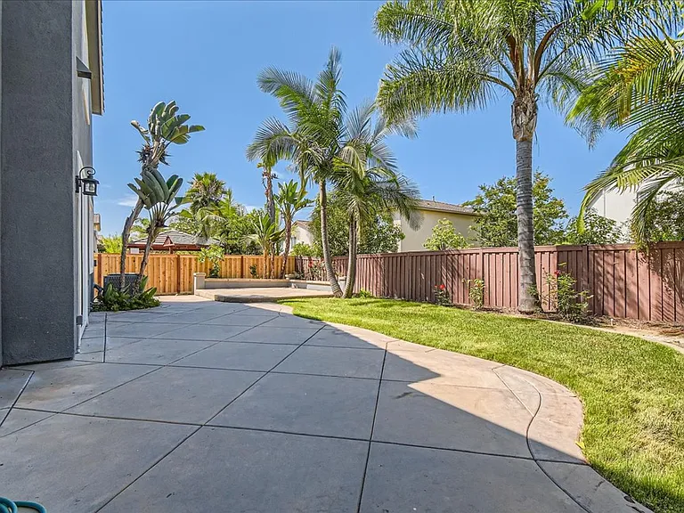 17246 Ralphs Ranch Rd — Photo 44