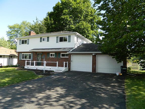 2nd image of 3016 Columbia Dr
