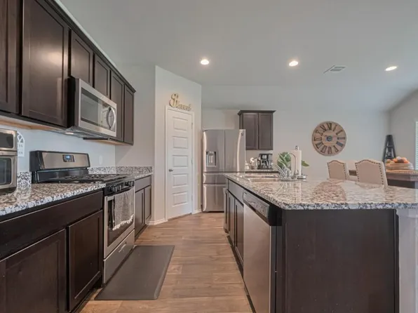 3923 Hawaiian Ct, Baytown, TX 77521