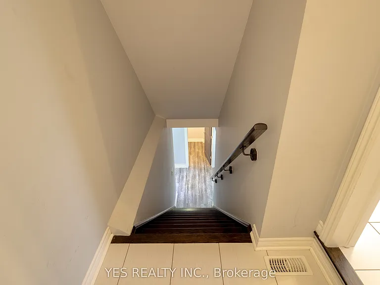 34 Newhouse Blvd — Photo 41