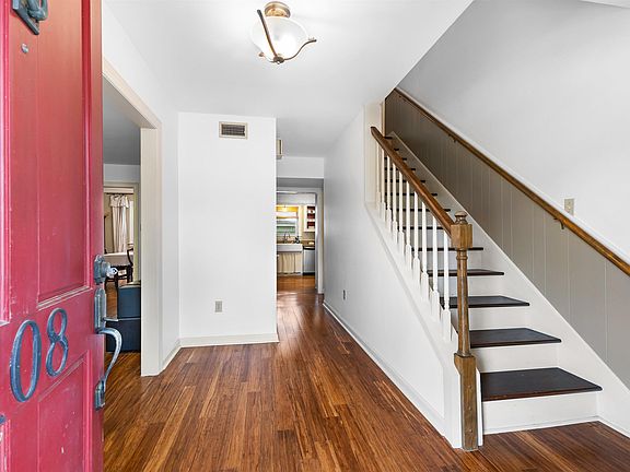 4th image of 108 Hermitage Dr