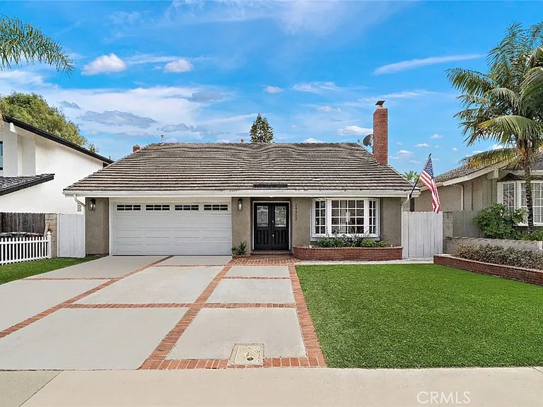 24352 Barbados Dr — Photo 1