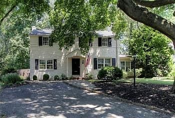 1st image of 7 Dickinson Ln