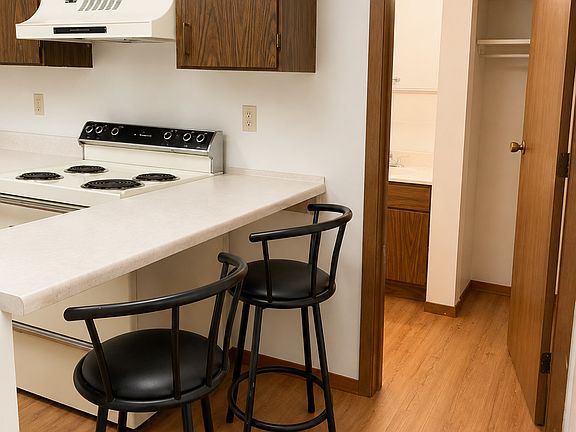 2nd image of 300 Liberty St #2
