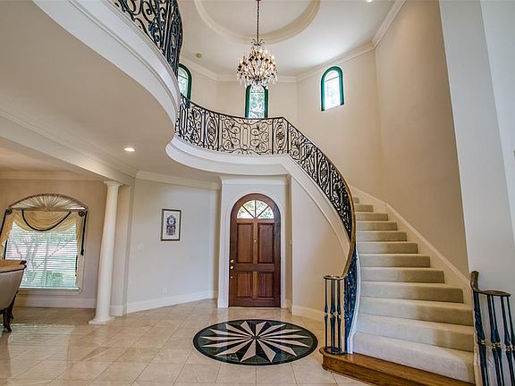4th image of 5924 Turtle Creek Dr