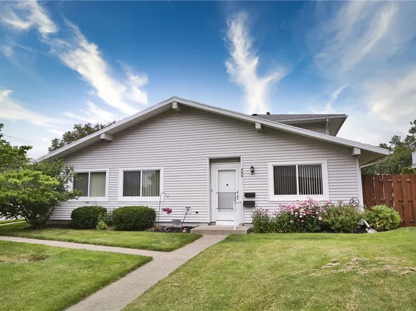 402 Eastbrooke Ln, Rochester, NY 14618