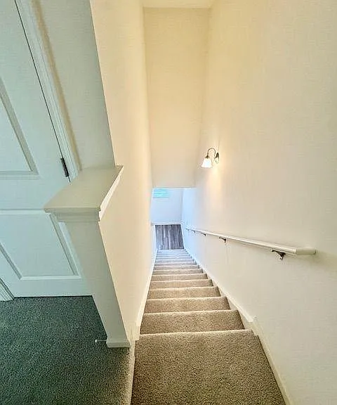 502 Robson Dr — Photo 4